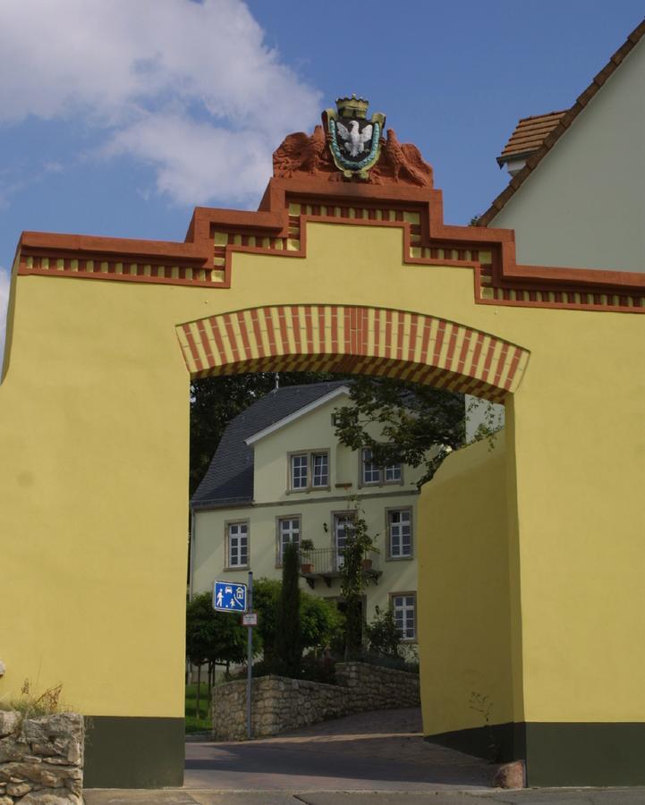 Landhotel Schloss Soergenloch Exterior photo